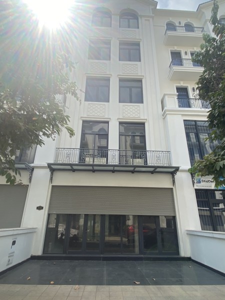 Bán nhà phố 84m2 Vinhomes Grand Park chỉ 13,x tỷ bao thuế phí