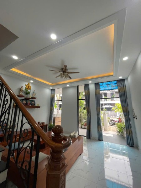 Hot – Cần bán nhà khu Compound cao cấp – Bảo vệ 24/24 – Quận 2